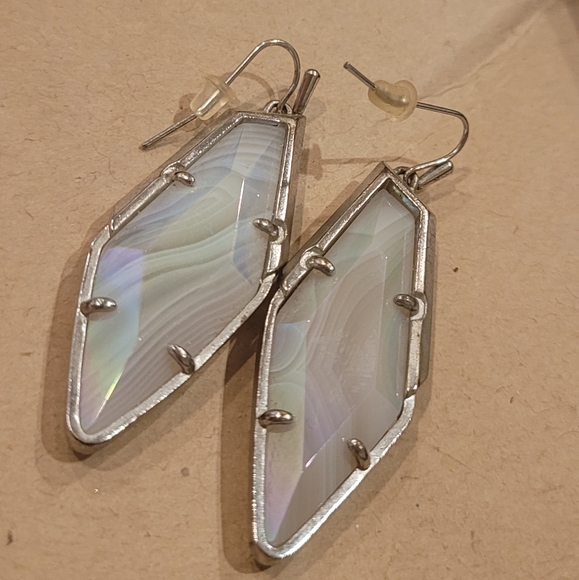 Beautiful Iridescent Kendra Scott Earrings - Picture 14 of 16